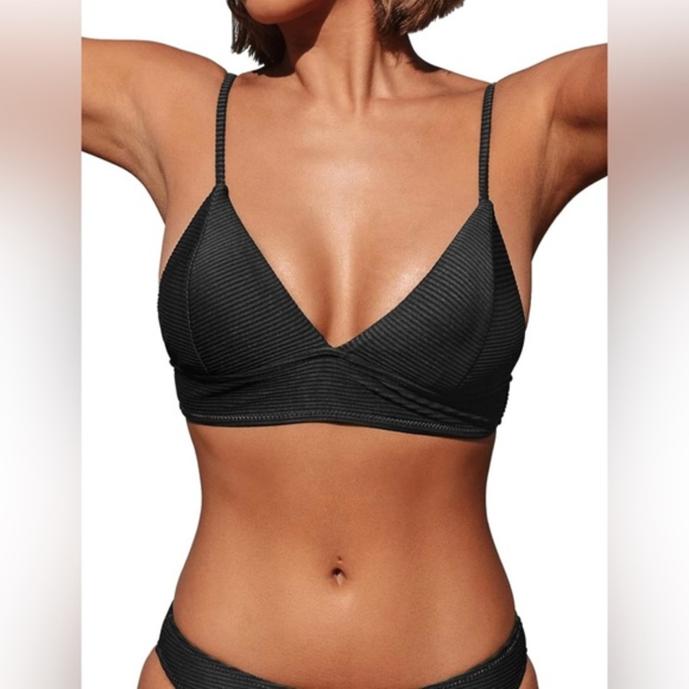CUPSHE Bikini Top for Women Swimsuit V Neck Ribbed Adjustable Spaghetti Straps